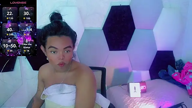 KayleighDreams  online show from February 15, 2026, 4:02 am