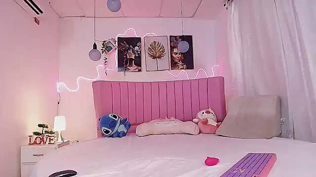 Snapshot of Azul_horney chatting on November 20, 2025, 9:47 pm Azul horney online show from November 20, 2025, 9:47 pm