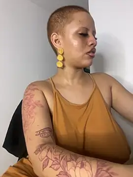 Charlotee  online show from September 25, 2025, 6:08 am