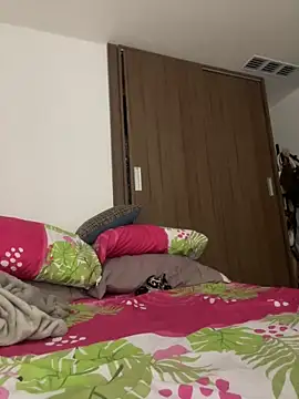 Charlotee  online show from September 27, 2025, 9:26 am