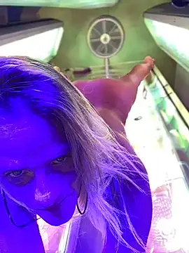 vixendoll87 online show from January 8, 2025, 9:55 pm