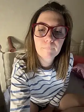 Snapshot of BeatriceTender chatting on February 10, 2026, 7:46 pm BeatriceTender online show from February 10, 2026, 7:46 pm