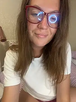BeatriceTender online show from July 23, 2026, 9:44 pm