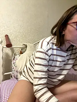 BeatriceTender online show from September 29, 2025, 7:41 pm