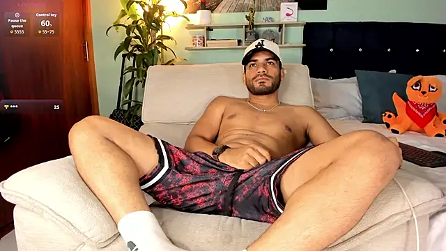 Neganhot  online show from May 9, 2026, 12:03 am