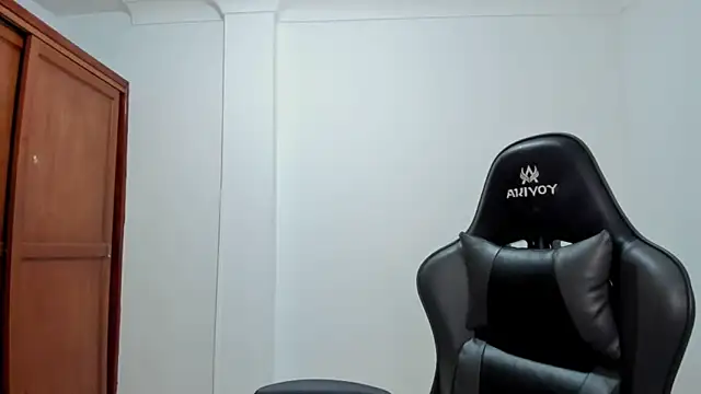 avellanatammy online show from November 19, 2025, 3:06 am