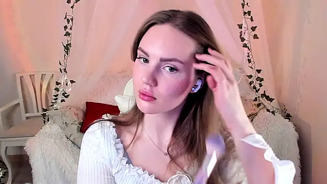 MishkaMe online show from October 12, 2025, 2:07 pm