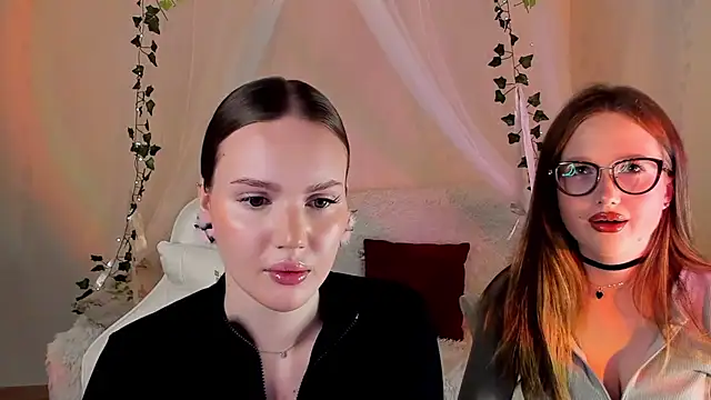 MishkaMe online show from November 13, 2025, 6:39 am