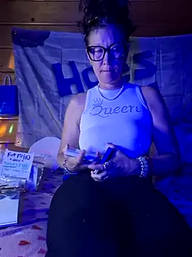 Snapshot of TheDime chatting on February 21, 2025, 9:11 pm TheDime online show from February 21, 2025, 9:11 pm