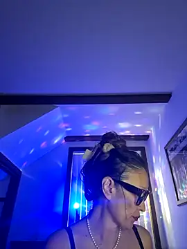 Snapshot of TheDime chatting on March 2, 2025, 1:15 am TheDime online show from March 2, 2025, 1:15 am