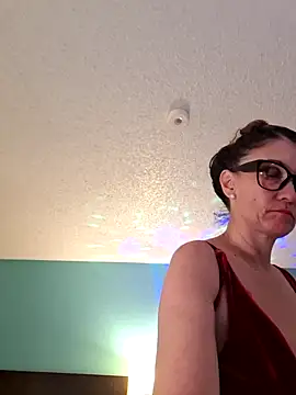 Snapshot of TheDime chatting on January 22, 2025, 10:05 pm TheDime online show from January 22, 2025, 10:05 pm