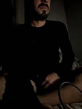 giorgakaci69 online show from October 28, 2025, 10:31 pm