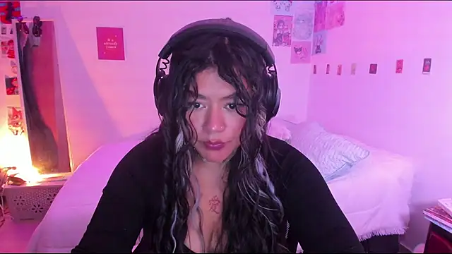 StephaniFox online show from February 9, 2025, 4:04 am