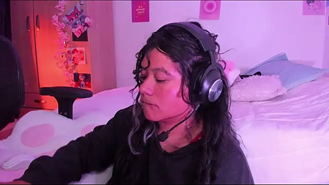 StephaniFox online show from February 10, 2025, 3:13 am