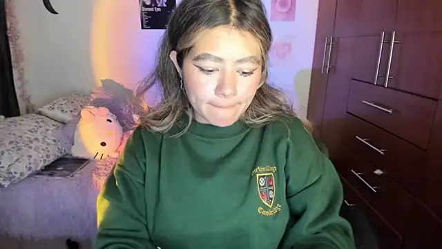 StephaniFox online show from April 14, 2026, 12:59 am