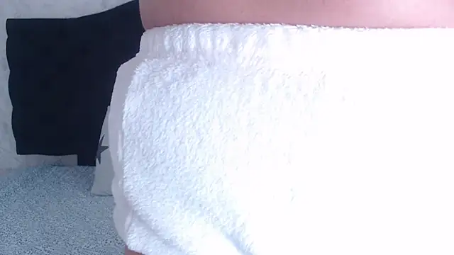 Snapshot of EmiliaKurt chatting on September 15, 2025, 7:14 pm EmiliaKurt online show from September 15, 2025, 7:14 pm