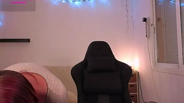 Karinchik  online show from December 5, 2025, 8:50 pm