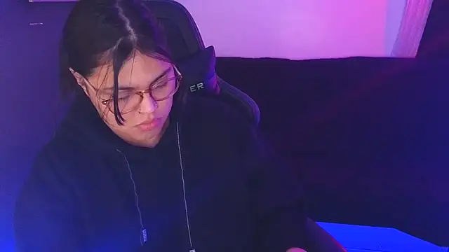 Snapshot of miacanela_xo chatting on September 25, 2025, 12:49 am miacanela xo online show from September 25, 2025, 12:49 am