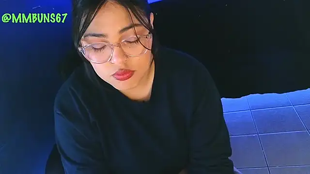 Snapshot of miacanela_xo chatting on September 19, 2025, 11:42 pm miacanela xo online show from September 19, 2025, 11:42 pm