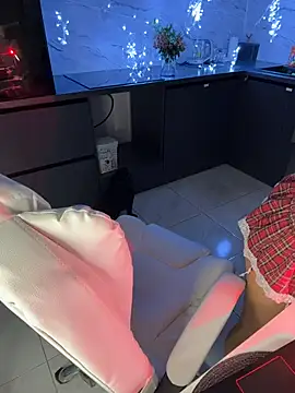 Melisa Ester online show from December 3, 2025, 4:28 pm