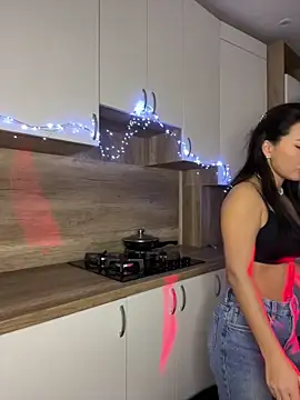 Melisa Ester online show from December 5, 2024, 2:50 pm