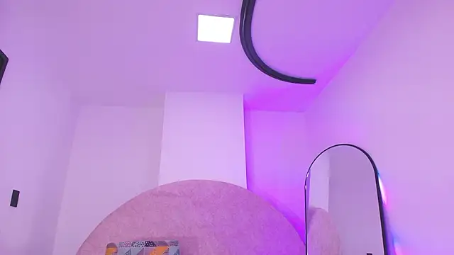 vale ross  online show from February 7, 2026, 3:03 am