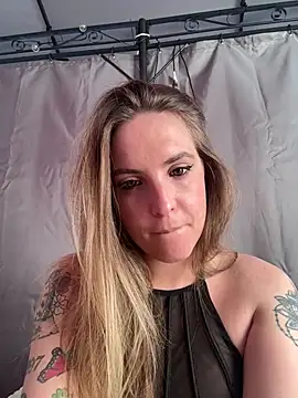 LiliMorganxxx online show from April 21, 2026, 3:18 pm