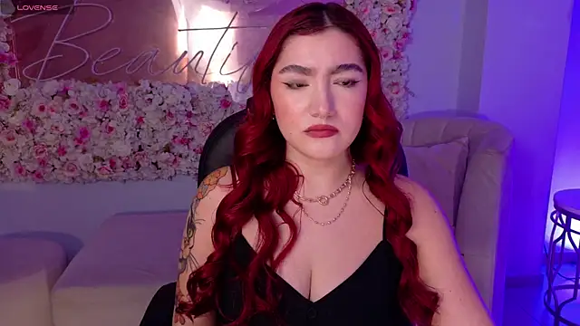 ViolettCastel online show from January 13, 2026, 6:56 pm