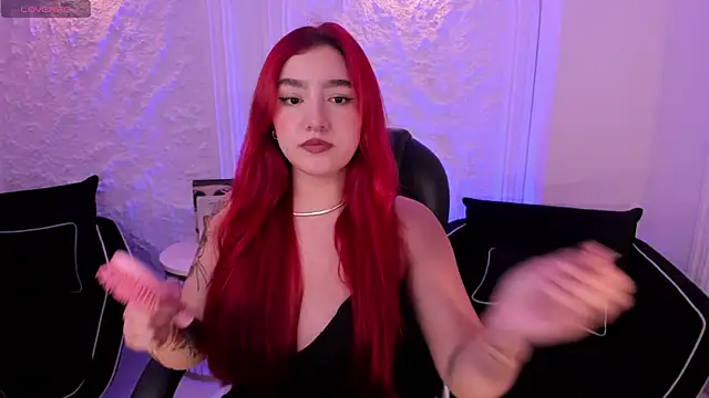 Snapshot of ViolettCastel chatting on October 14, 2025, 6:52 pm ViolettCastel online show from October 14, 2025, 6:52 pm