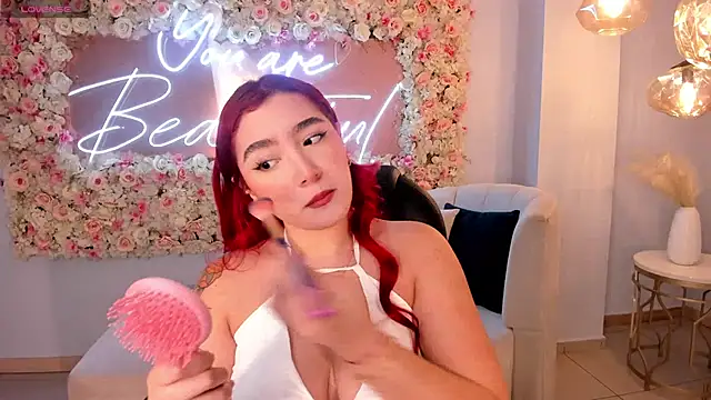 Snapshot of ViolettCastel chatting on September 21, 2025, 5:40 pm ViolettCastel online show from September 21, 2025, 5:40 pm