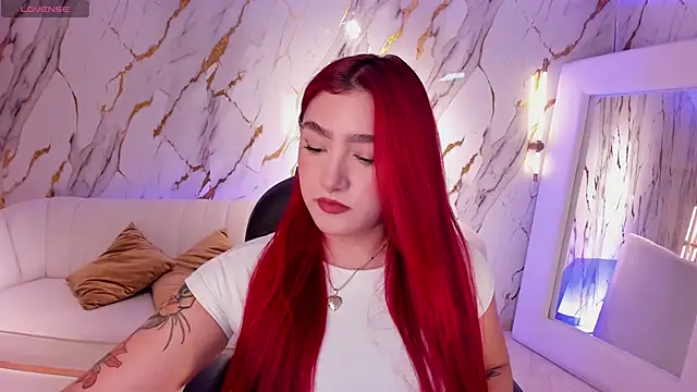 Snapshot of ViolettCastel chatting on October 22, 2025, 7:13 pm ViolettCastel online show from October 22, 2025, 7:13 pm