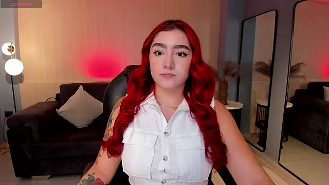 Snapshot of ViolettCastel chatting on October 27, 2025, 7:15 pm ViolettCastel online show from October 27, 2025, 7:15 pm