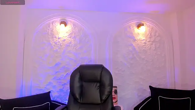 Snapshot of ViolettCastel chatting on October 5, 2025, 5:47 pm ViolettCastel online show from October 5, 2025, 5:47 pm