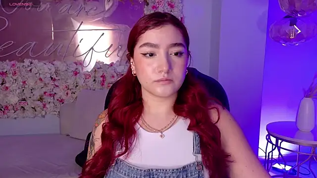 ViolettCastel online show from February 15, 2026, 4:06 pm