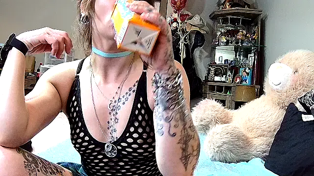 ZeelaXoXo online show from February 19, 2026, 5:37 am