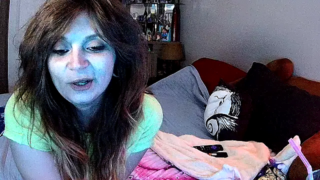 ZeelaXoXo online show from January 14, 2026, 5:22 am