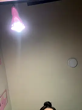 Kimmymadison- online show from November 21, 2025, 7:07 am