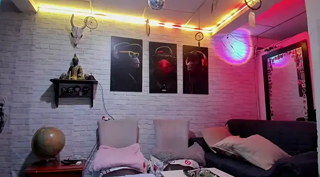 Kimmymadison- online show from February 26, 2025, 7:42 pm