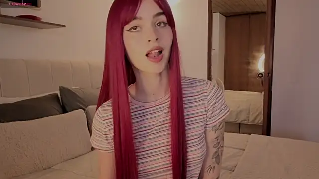 Snapshot of Roxxy_mora chatting on October 2, 2025, 9:18 pm Roxxy mora online show from October 2, 2025, 9:18 pm