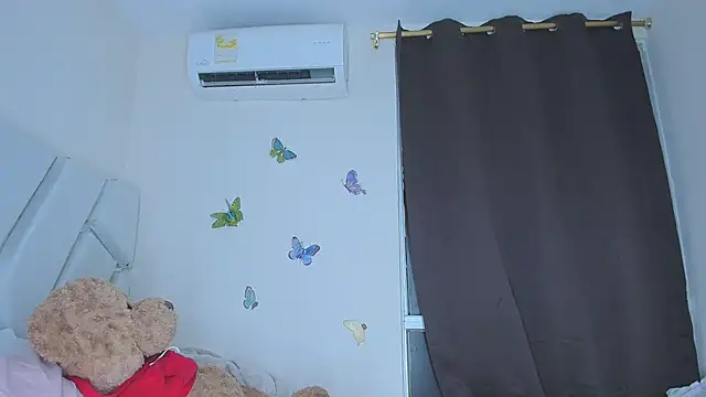 sofiacastillo01 online show from January 7, 2026, 9:42 pm