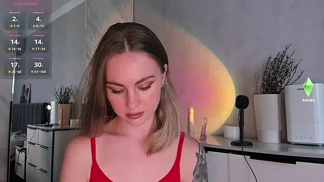 Snapshot of LoveGameSexx chatting on October 4, 2025, 9:44 am LoveGameSexx online show from October 4, 2025, 9:44 am