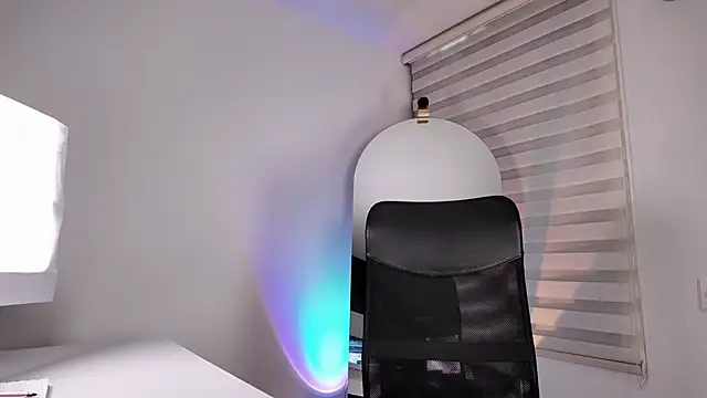 Snapshot of Edranah chatting on October 20, 2025, 10:10 pm Edranah online show from October 20, 2025, 10:10 pm