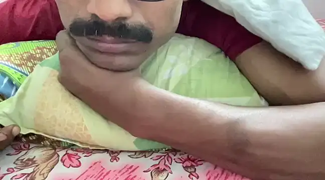 Snapshot of HORNY4UDESI chatting on December 3, 2024, 5:17 pm HORNY4UDESI online show from December 3, 2024, 5:17 pm