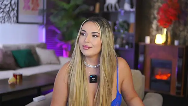 Snapshot of EvaSunderland chatting on January 18, 2026, 1:03 pm EvaSunderland online show from January 18, 2026, 1:03 pm