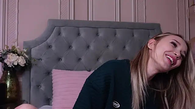 Snapshot of LucyAddison chatting on June 19, 2026, 4:13 pm LucyAddison online show from June 19, 2026, 4:13 pm