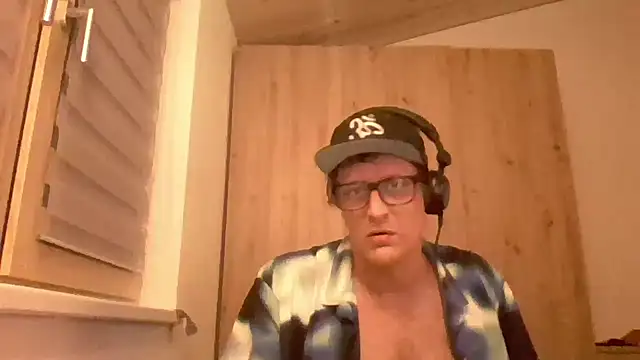 Bigthroaterboy online show from January 11, 2025, 5:51 pm