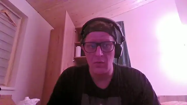 Bigthroaterboy online show from October 2, 2025, 6:00 pm