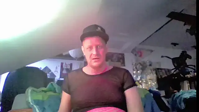 Bigthroaterboy online show from June 1, 2026, 6:40 pm