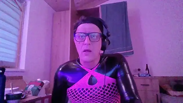 Bigthroaterboy online show from October 3, 2025, 6:04 am