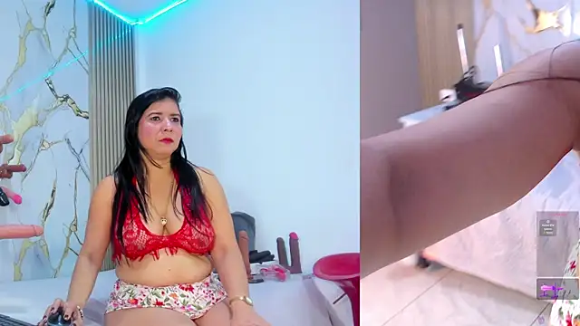 YUSELFI ROSS  online show from December 3, 2025, 12:15 pm